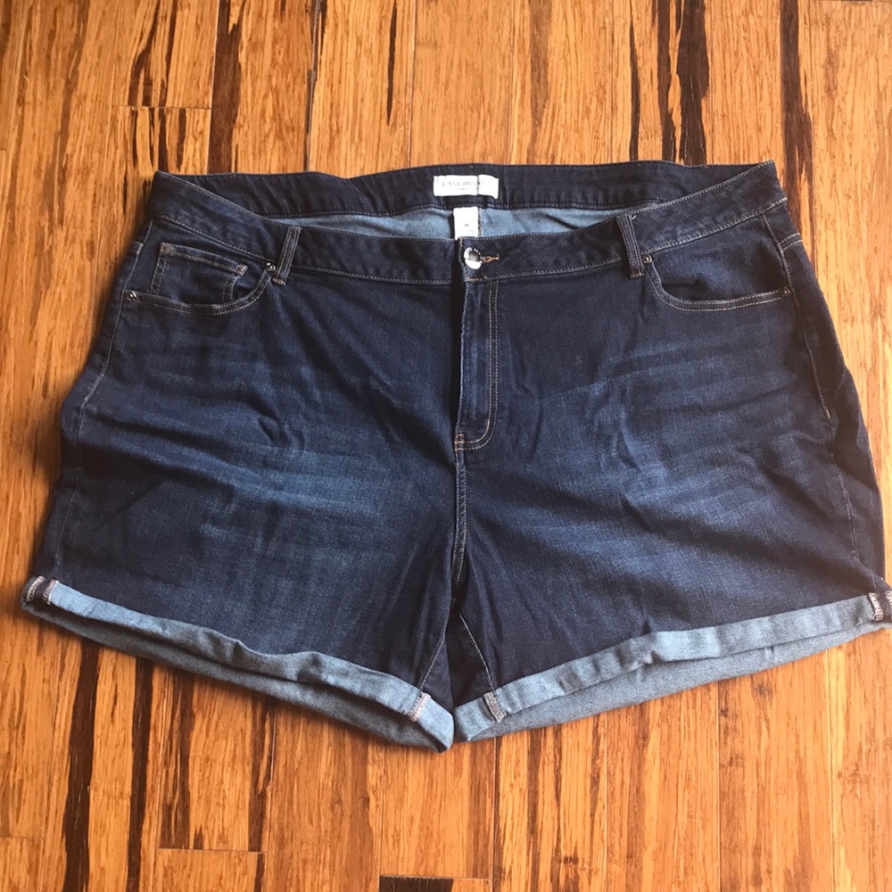 Jeans Shorts 26 Lane Bryant. DISCOUNTED SHIPPING!!!!